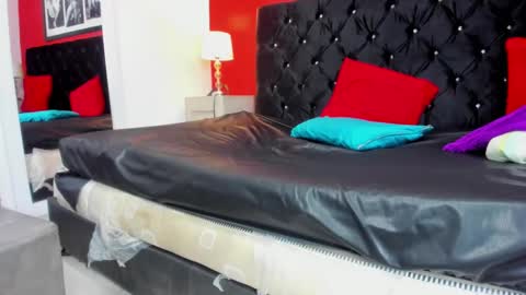 Nicol online show from March 4, 6:39 pm