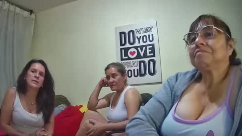 Snapshot of nicoltatiana_ chatting on September 18, 11:42 pm nicoltatiana_ online show from September 18, 11:42 pm