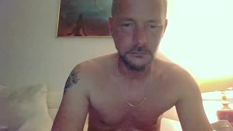 MikeVanDyck online show from May 15, 11:01 pm