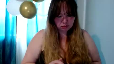 nightlaura online show from September 18, 11:25 am