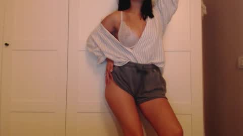 leona online show from October 15, 9:59 pm