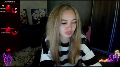 nigo_nika online show from October 11, 3:05 pm