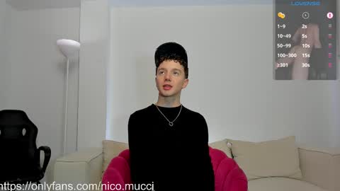 Snapshot of niico_18 chatting on March 8, 8:33 am Nicolas Mucci online show from March 8, 8:33 am