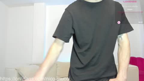 Snapshot of niico_18 chatting on January 13, 5:23 am Nicolas Mucci online show from January 13, 5:23 am