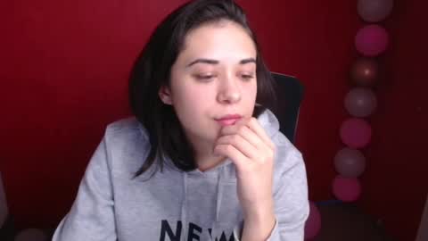 Snapshot of nika_flowerss chatting on March 6, 9:14 am Nika online show from March 6, 9:14 am