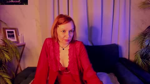 Snapshot of nika_gentle chatting on February 24, 8:27 am Nika online show from February 24, 8:27 am