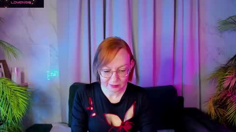 Snapshot of nika_gentle chatting on March 7, 6:02 am Nika online show from March 7, 6:02 am