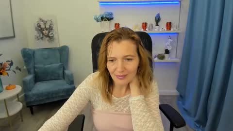 nikastraitlive online show from October 22, 9:05 pm