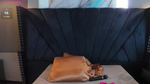 niki online show from October 2, 3:49 am