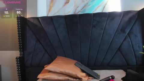 niki online show from October 28, 4:13 am