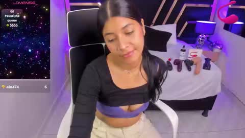 Snapshot of nikibryce_ chatting on January 18, 1:51 pm Niki online show from January 18, 1:51 pm