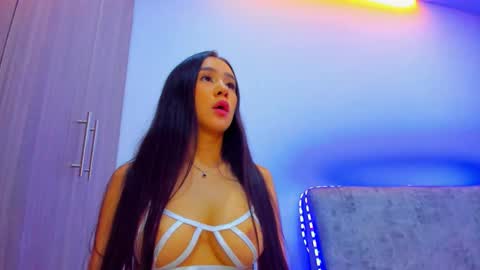 nikii_white online show from January 12, 1:45 am