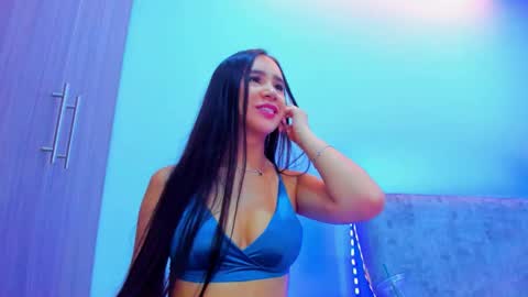 nikii_white online show from March 21, 8:19 am