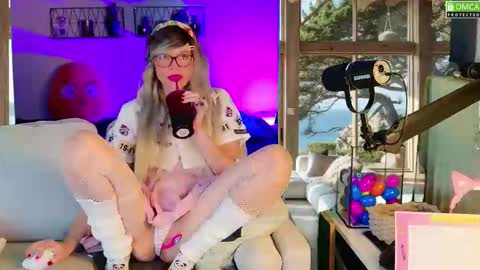 Kitty Chatte online show from October 5, 9:50 am