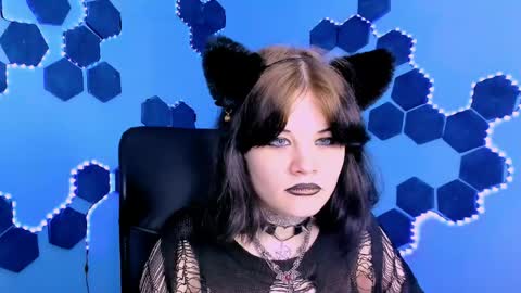 nikki_kiss_ online show from May 8, 8:53 am