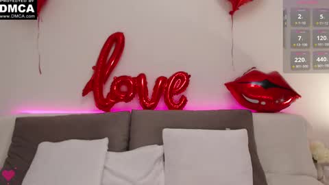 Snapshot of nikki_maks chatting on February 14, 6:56 am The next broadcast will be on at 900 UTC3 online show from February 14, 6:56 am
