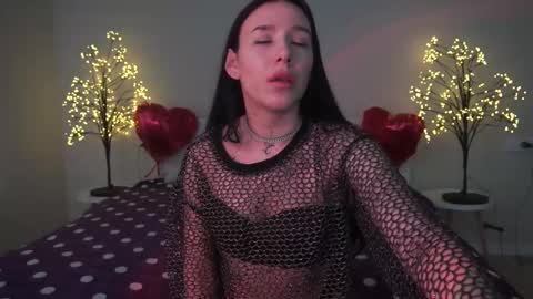 Snapshot of nikkigoldx chatting on March 12, 2:34 pm Nikki online show from March 12, 2:34 pm