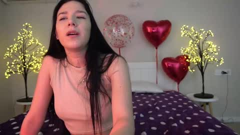 Snapshot of nikkigoldx chatting on February 17, 2:38 pm Nikki online show from February 17, 2:38 pm