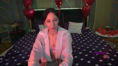 Snapshot of nikkigoldx chatting on February 19, 11:57 pm Nikki online show from February 19, 11:57 pm