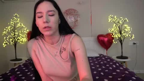 Snapshot of nikkigoldx chatting on February 17, 5:44 pm Nikki online show from February 17, 5:44 pm