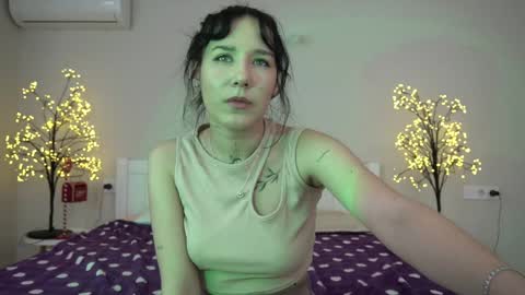 Snapshot of nikkigoldx chatting on February 8, 1:54 pm Nikki online show from February 8, 1:54 pm