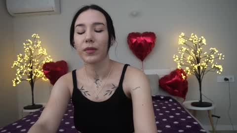 Snapshot of nikkigoldx chatting on March 3, 1:45 pm Nikki online show from March 3, 1:45 pm
