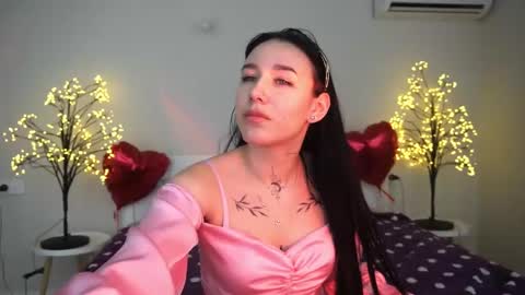 Snapshot of nikkigoldx chatting on March 8, 7:31 pm Nikki online show from March 8, 7:31 pm