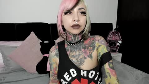 Nikki Ramone   online show from February 4, 10:00 am