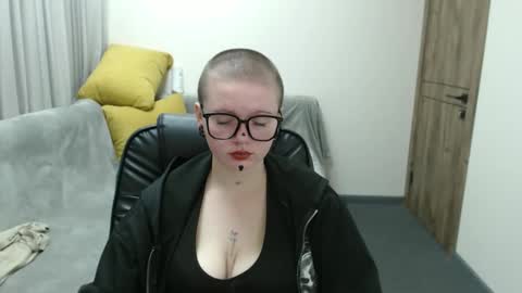 nikkysnow online show from September 21, 8:18 am
