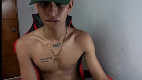 niklaus_wolf online show from March 28, 5:47 pm