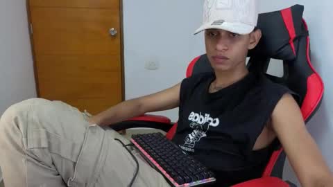 niklaus_wolf online show from February 11, 3:43 am