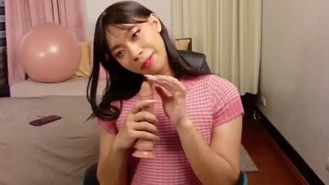 Niko Lynn online show from October 22, 4:15 am