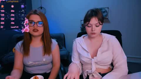 Snapshot of nikol_kitt chatting on February 26, 8:25 pm Little Niko Help me reach my goals online show from February 26, 8:25 pm