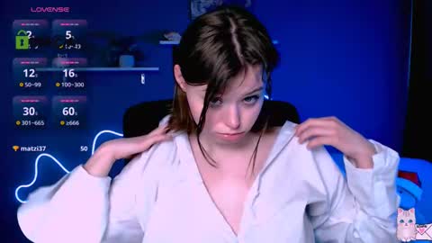 Snapshot of nikol_kitt chatting on February 20, 5:23 am Little Niko Help me reach my goals online show from February 20, 5:23 am