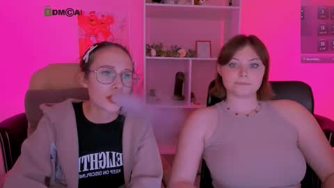 Snapshot of nikol_kitt chatting on September 13, 8:11 pm Little Niko Help me reach my goals online show from September 13, 8:11 pm
