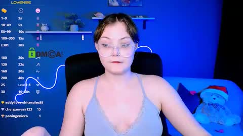 Snapshot of nikol_kitt chatting on February 18, 11:30 pm Little Niko Help me reach my goals online show from February 18, 11:30 pm