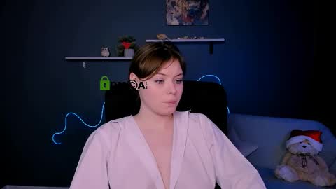 Snapshot of nikol_kitt chatting on March 2, 4:50 am Little Niko Help me reach my goals online show from March 2, 4:50 am