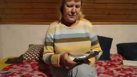 Nikole1 online show from December 3, 5:35 pm