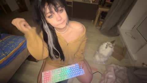 nikoli_naw online show from December 20, 11:55 pm