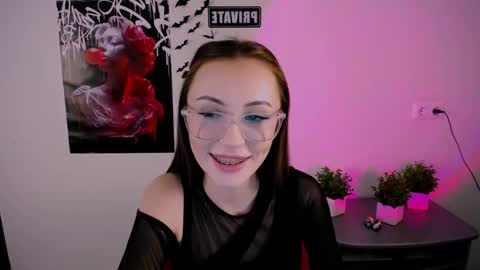 nikonara_ online show from March 8, 3:13 pm