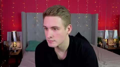 Snapshot of niksers chatting on March 12, 9:03 pm Nick online show from March 12, 9:03 pm