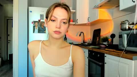 Snapshot of niky_jess chatting on February 19, 10:45 am Veronica online show from February 19, 10:45 am