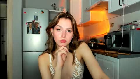Snapshot of niky_jess chatting on February 26, 5:21 pm Veronica online show from February 26, 5:21 pm