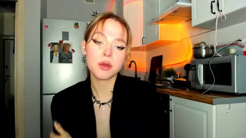 Snapshot of niky_jess chatting on February 17, 7:01 pm Veronica online show from February 17, 7:01 pm