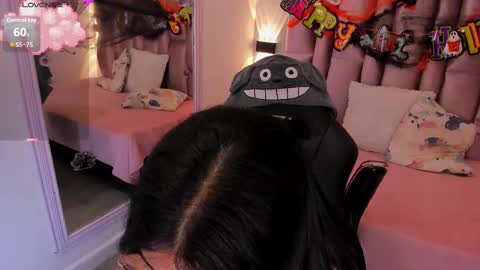 Niky Brooks online show from October 15, 1:01 pm