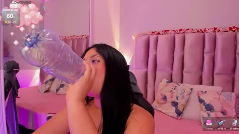 Niky Brooks online show from October 12, 7:01 am