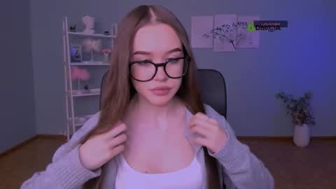 nila_eclipse online show from March 15, 9:24 am