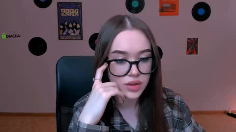 nila_eclipse online show from March 13, 10:07 am