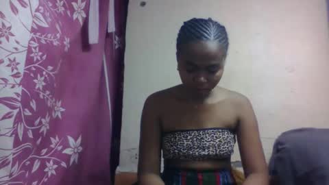 nilah online show from October 12, 7:05 pm