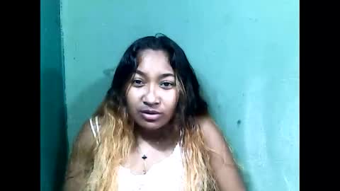 nilaina330940 online show from June 2, 5:31 am
